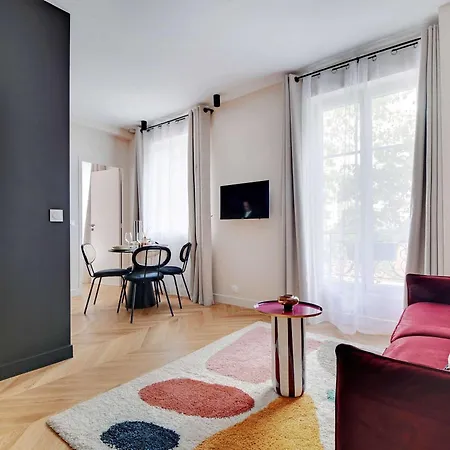 Daire Beautiful Near The Eiffel Tower Paris
